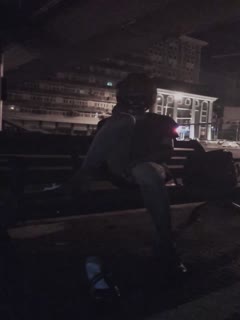 伪娘曦曦：坐在长椅上对着路人撸射 - coolhot av