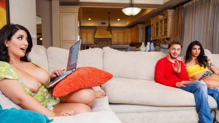    My GF’s Roomie is a Total Thirst Trap! - coolhot av