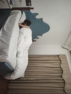 B23032022.11.18，【瘦子探花梦幻馆】，泡良大神，19岁学生妹，苗条可人，想做爱又害羞 - coolhot av