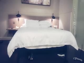 【AI画质增强】2021-04-21【赵总寻花】门票118，大胸小少妇，狂撕黑丝，倒立口交 - coolhot av