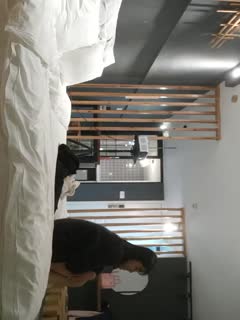 2021.12.19【换妻探花】今晚约了一对小夫妻，气质美少妇先打扑克，聊聊天培养感情，交换淫乱4P一起爆操 - coolhot av