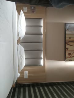 2022.02.21-1【换妻探花】今天约的这一对夫妻不好意思，不得已只能分屋交换 - coolhot av