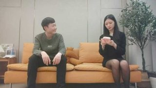 约黑丝美腿小姐姐啪啪清晰拍摄视角好、拉着头发后入骑乘爆插 - coolhot av