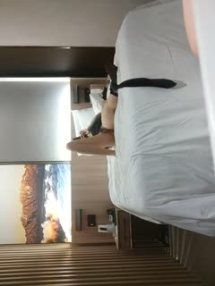 B21022022-11-18【无情的屌丶】紧接肉感外围骚女，埋头舔骚逼好多水，跪地舔屌插嘴 - coolhot av