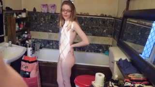    继父在浴缸里和他的继女 - coolhot av