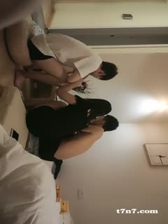 2021.08.08【换妻探花】两对夫妻激情4P密码房，和研究生夫妻互换，没穿内裤翘起屁股舔屌，一人一个抬腿抽插，上 位骑乘边操边舔 - coolhot av