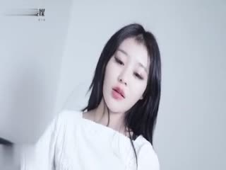 果冻传媒-花样少女-在男友面前被用跳蛋震到高潮 - coolhot av